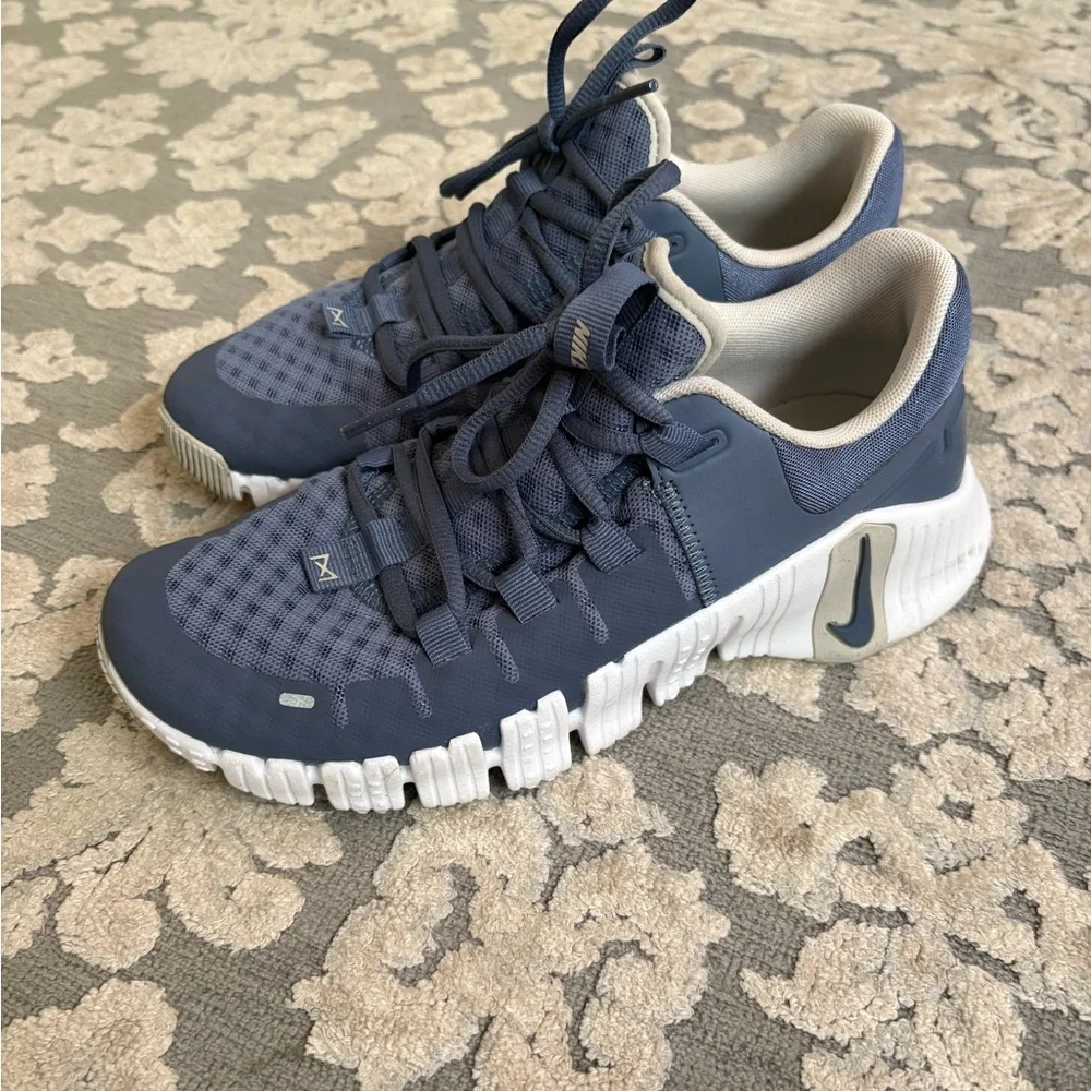 Nike Women's Free Metcon 5 Workout Shoes - Picture 2 of 7